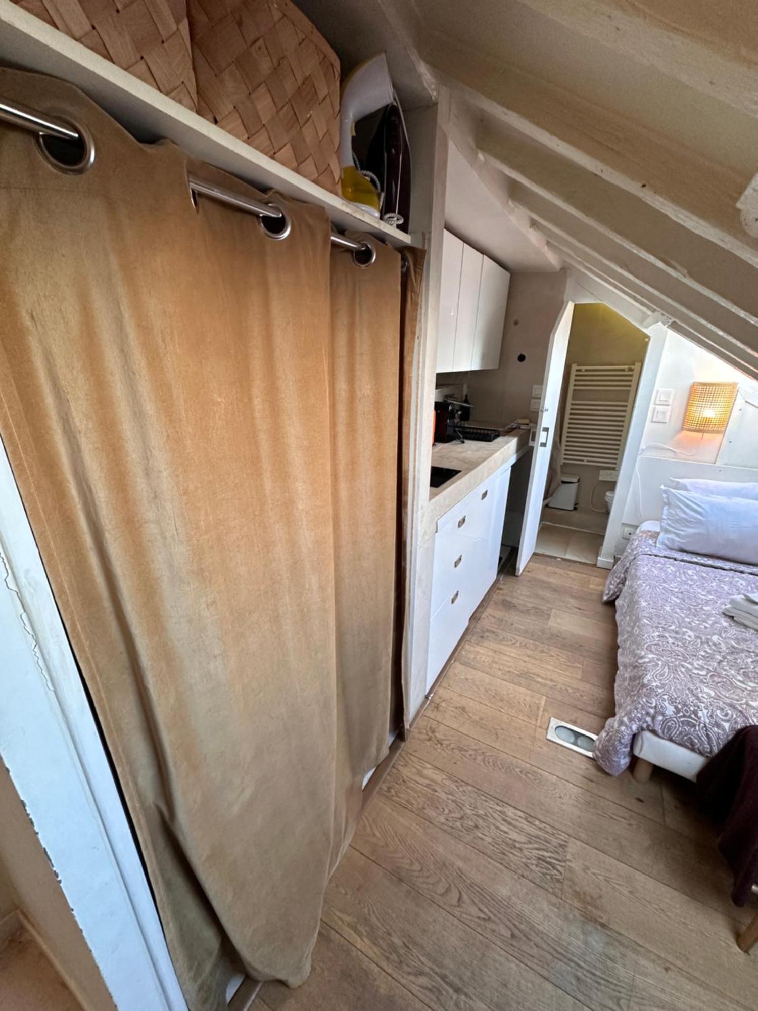 Marais Rooftop Studio - Metro Filles Du Calvaire Lejlighed Paris Eksteriør billede